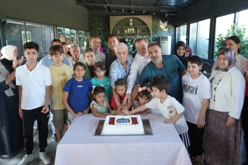 Orhangazi Belediyesi, çölyaklı vatandaşları ve ailelerini Zeytin Kafe’de düzenlenen özel