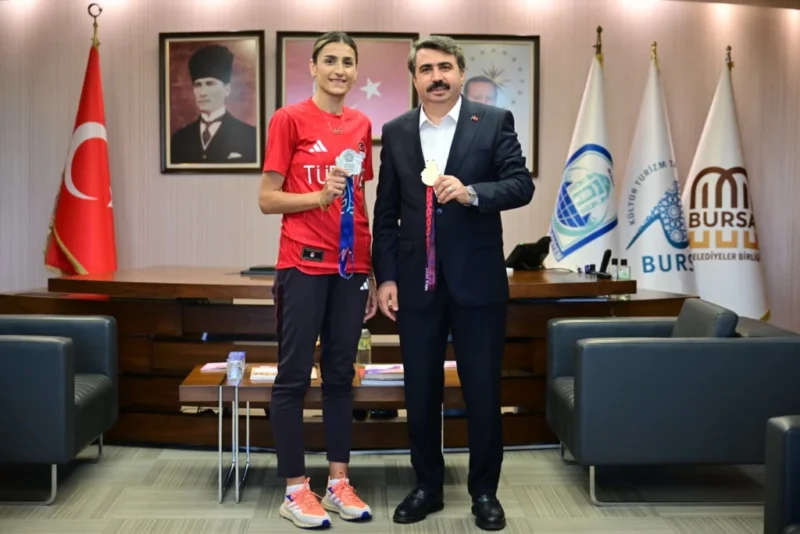 Yıldırım Belediyesi Spor Kulübü’nün milli tekvandocusu Hatice Kübra İlgün, 20.