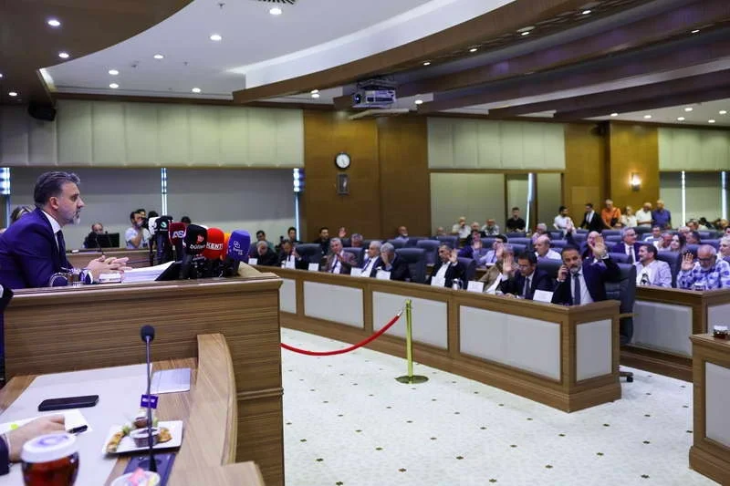 Bursa Büyükşehir Belediye Başkan Vekili Şahin Biba, toplu ulaşımda küresel