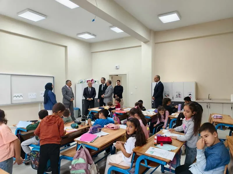 Bursa İl Millî Eğitim Müdürü Gürhan Çokgezer, Gemlik ilçesine gerçekleştirdiği