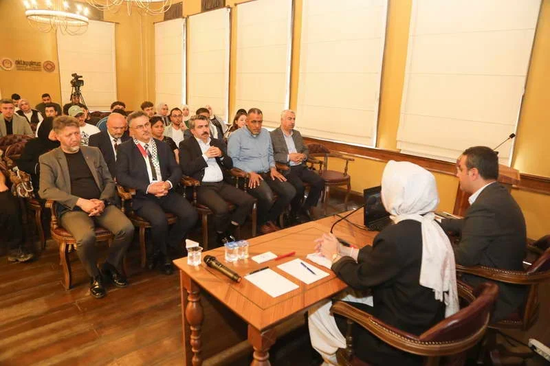 BTÜ’de düzenlenen “Yükseköğretimin Gazze’deki Durumu” etkinliğinde, soykırımın üniversiteler üzerindeki yıkıcı