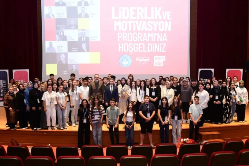 Kestel Belediyesi’nin gençlere yönelik hayata geçirdiği Liderlik ve Motivasyon Programı,