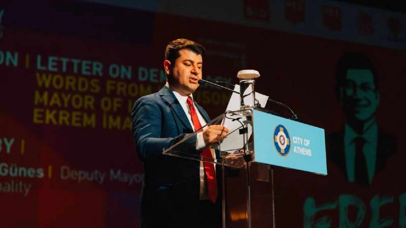 Yeni Parti Genel Başkanı Özgür Özel, Atina’da gerçekleşen Avrupa Bölgeler