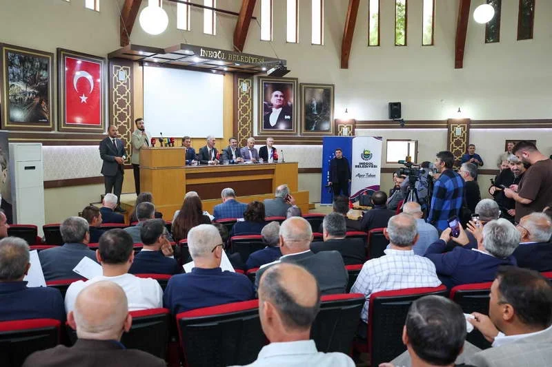 Bursa Büyükşehir Belediye Başkan Vekili Şahin Biba, İnegöl ilçesinde muhtarlarla