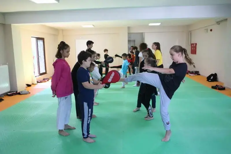 Bursa Büyükşehir Belediyesi tarafından düzenlenen Kış Spor Okulları’nda yeni dönem