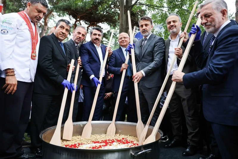 Bursa Büyükşehir Belediyesi’nin bu yıl ‘Fetheden Lezzetler’ temasıyla düzenlediği Uluslararası