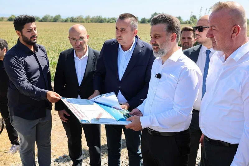 Bursa Büyükşehir Belediyesi Başkan Vekili Şahin Biba, Karacabey ilçesinde Büyükşehir