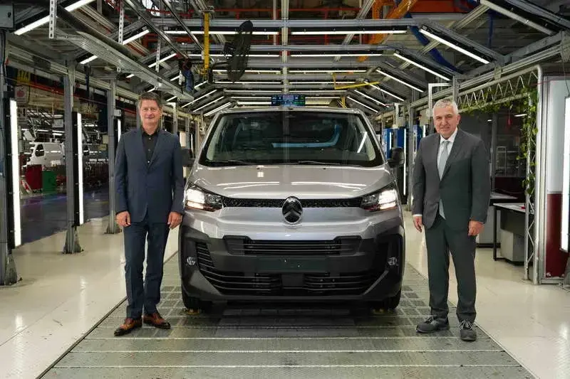 Citroën CEO’su Xavier Chardon, Tofaş CEO’su Cengiz Eroldu’nun ev sahipliğinde