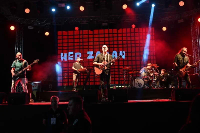 33. Uluslararası Gemlik Zeytini Festivali, Yüksek Sadakat konseriyle sona erdi.