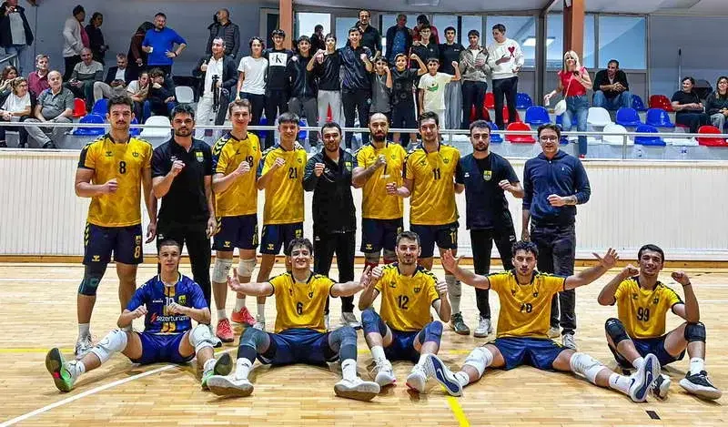 Çekirge Spor Salonu’nda Güner Karakaya Spor Kulübü ile karşılaşan sarı-lacivertliler,