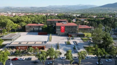 İnegöl Belediyesi, yeni eğitim öğretim yılı öncesinde ihtiyaç sahibi 1.650