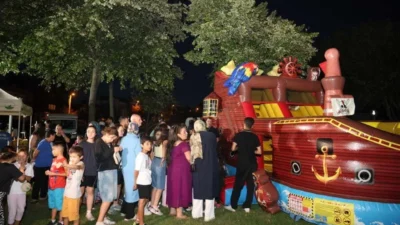 Osmangazi Belediyesi’nin Yaz Mahalle Şenlikleri, Akpınar Mahallesi’nde çocukların ve vatandaşların