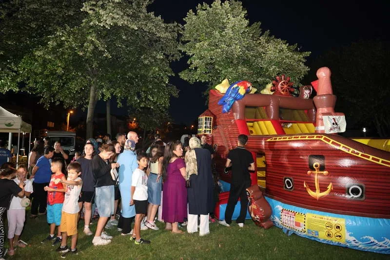 Osmangazi Belediyesi’nin Yaz Mahalle Şenlikleri, Akpınar Mahallesi’nde çocukların ve vatandaşların
