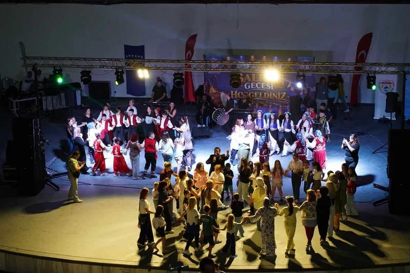 Orhangazi Belediye Başkanı Bekir Aydın, eşi Kıymet Aydın ile birlikte