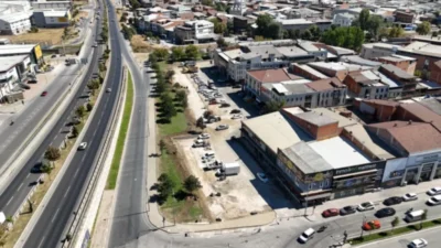 İnegöl Belediyesi, Ertuğrulgazi Caddesinin Avarlar Kavşağı bölgesinde 165 araçlık otopark
