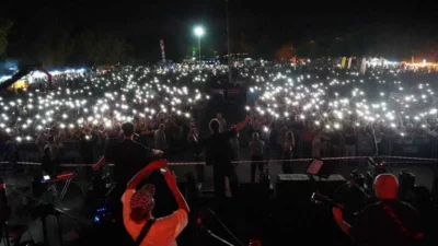 İkilem ve Zara’nın sahne aldığı final gecesinde Göl Kıyısı Festival