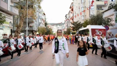 “İki İlçe Tek Miras Gemlik Orhangazi Zeytini” sloganıyla düzenlenen 33.