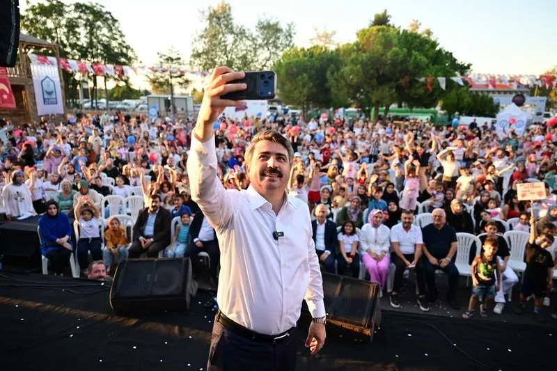 Yıldırım Belediyesi’nin düzenlediği Geleneksel Okula Dönüş Şenlikleri, renkli görüntülere sahne