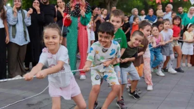 Yıldırım Belediyesi’nin düzenlediği ‘Geleneksel Mahalle Çocuk Şenlikleri’, 24 mahallede 20