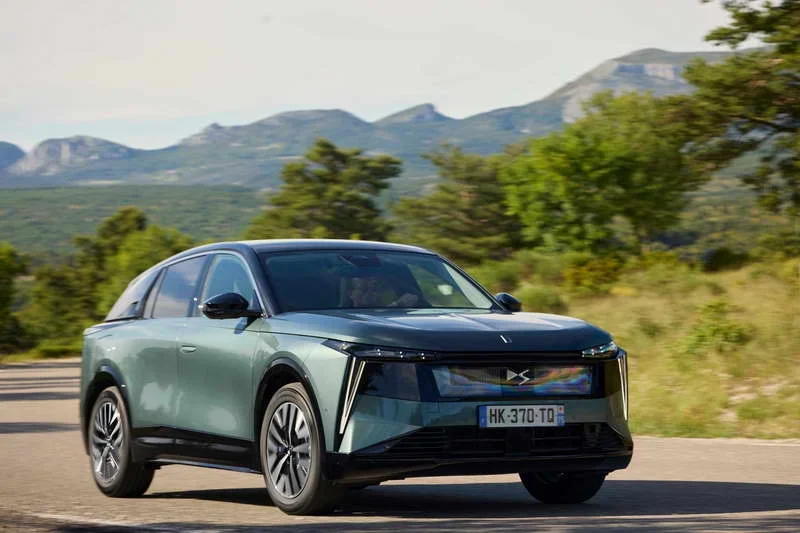 Stellantis 9 Konsept Otomobil ve 60’tan Fazla Araçla Paris Otomobil