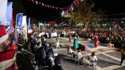 Yenişehir Belediyesi bünyesinde faaliyet gösteren 42 kişilik Osmanlı Mehteri, 40