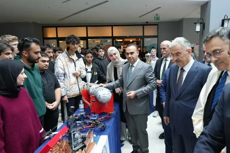 BTÜ’de Akademik Yılı Açılış Dersi Bakan Mehmet Fatih Kacır’dan