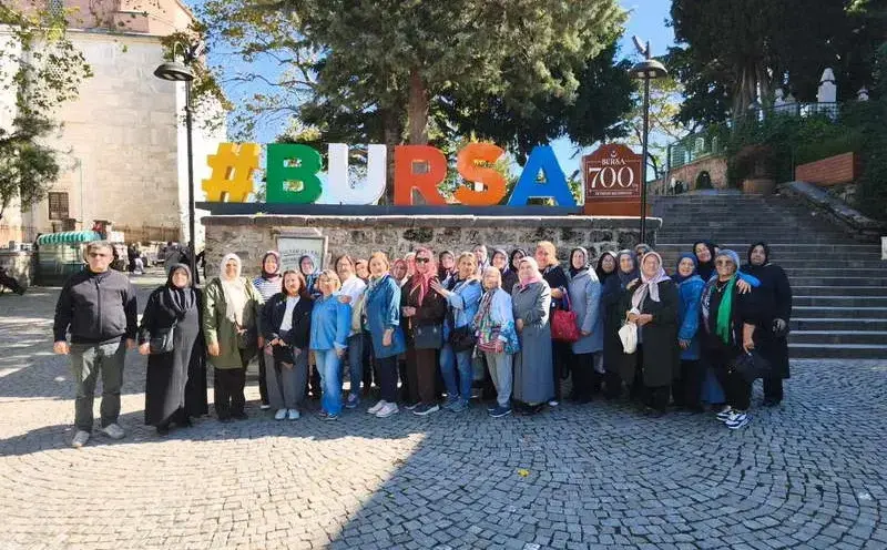 Gün boyunca Bursa’nın tarihi ve manevi değerleri ziyaret edilerek, katılımcılara