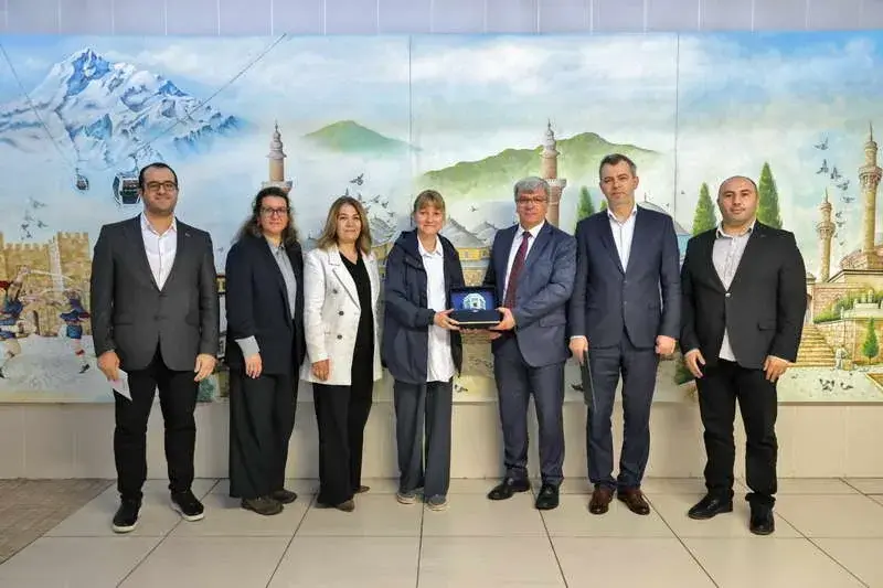 Bursa Büyükşehir Belediyesi’nin sosyal ve destek hizmetleri alanındaki çalışmalarını yerinde