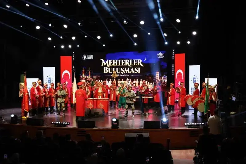 Bursa’nın fethinin 700. yılı etkinlikleri kapsamında düzenlenen ‘Mehterler Buluşması’, meydan
