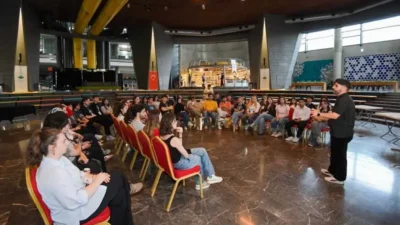 Gençlerin düşüncelerini özgürce paylaşabilecekleri ve hayata geçirilebilir projeler geliştirebilecekleri ortamlar