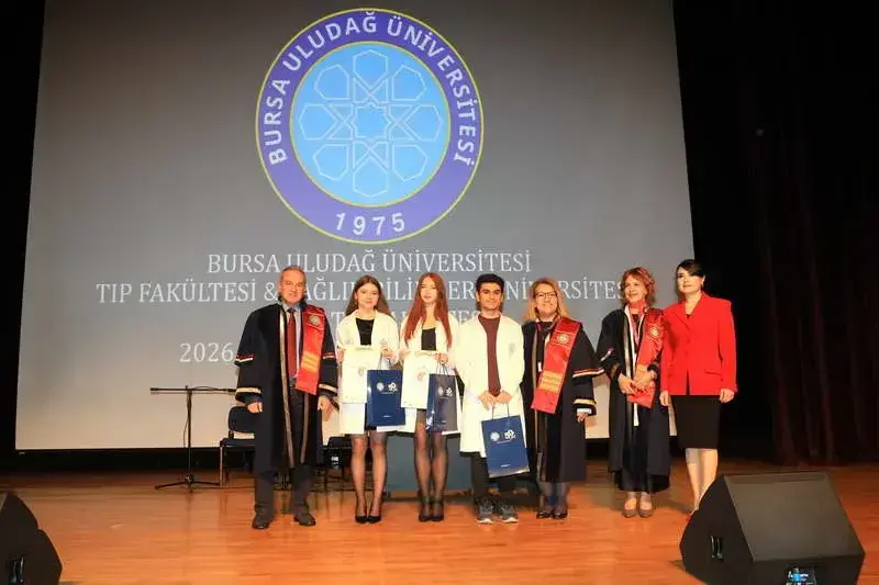  Bursa Uludağ Üniversitesi (BUÜ) Tıp Fakültesi’ne bu yıl başlayan öğrenciler,