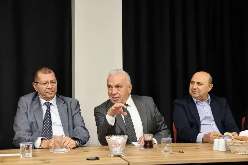 Nilüfer Belediye Başkanı Şadi Özdemir, sanayicilerle bir araya geldiği toplantıda