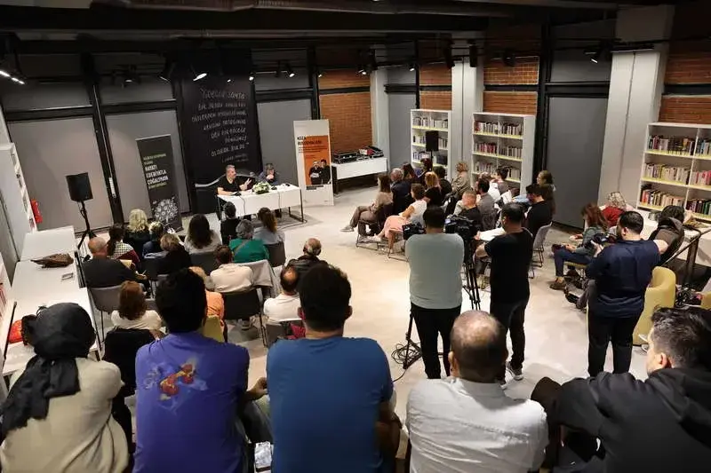 Nilüfer Belediyesi’nin düzenlediği Koza Buluşmaları’na konuk olan Alper Canıgüz, son