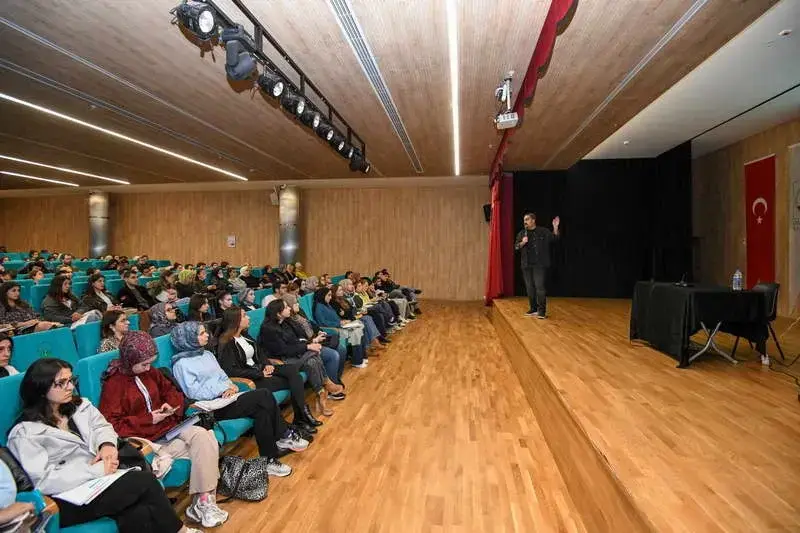 Osmangazi Belediyesi, üniversite ve lise sınavlarına yönelik eğitim desteklerinin yanı