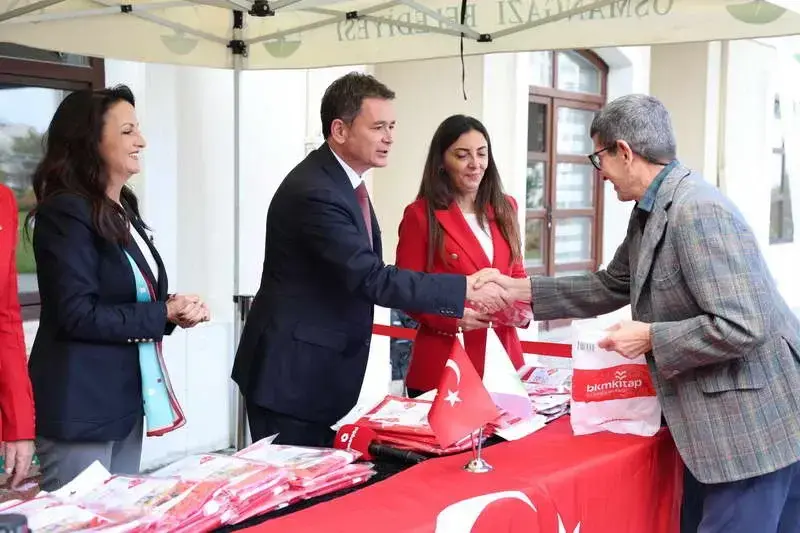 Osmangazi Belediyesi’nin 29 Ekim Cumhuriyet Bayramı etkinlikleri çerçevesinde vatandaşların yıpranan
