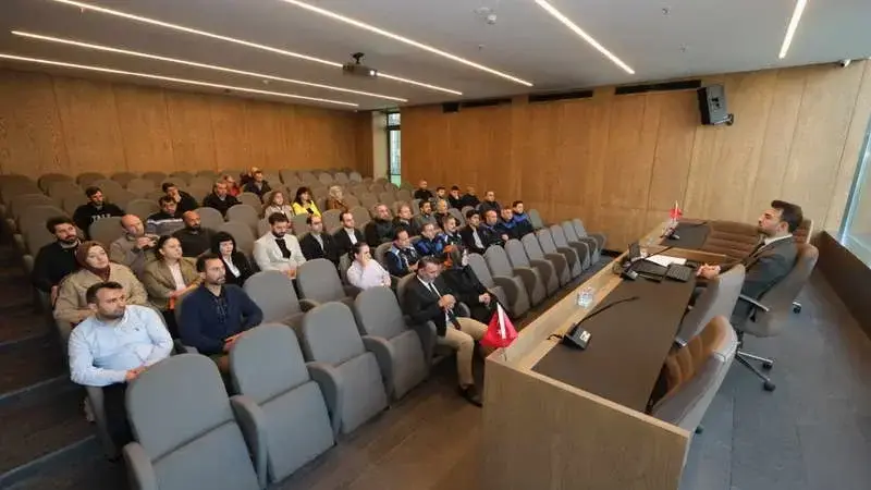 İnegöl Belediyesinde personelinin dijital yetkinliklerini geliştirmek ve yapay zeka teknolojilerinin