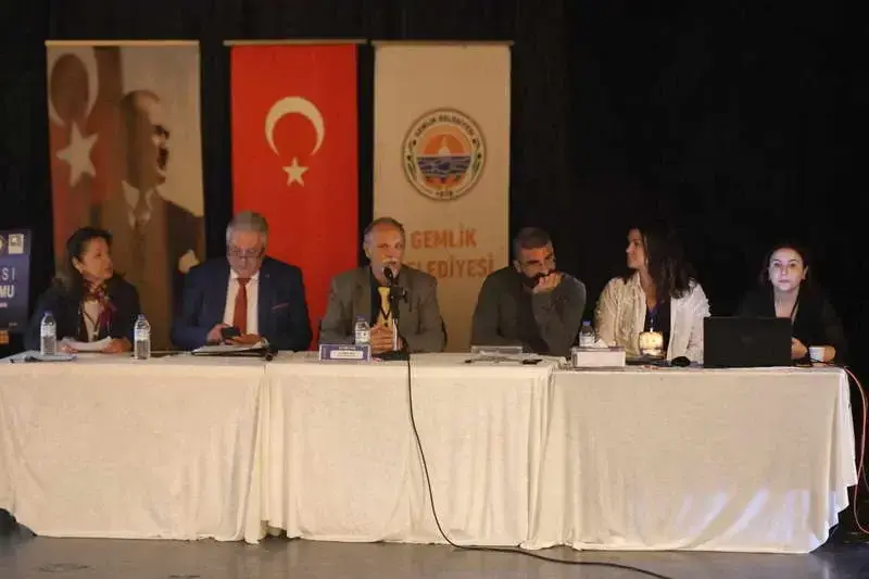 Programın “Gemlik Anıları” başlıklı bölümünde Kadri Güler, Murat Çengeltaş, Cemal